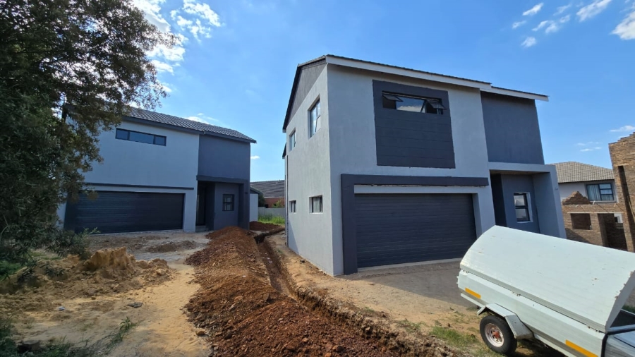 4 Bedroom Property for Sale in Country View Estate Gauteng