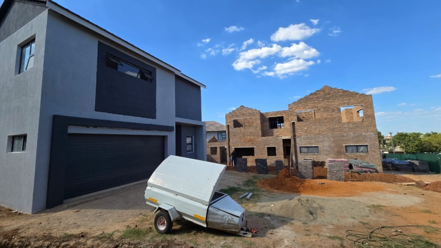 4 Bedroom Property for Sale in Country View Estate Gauteng