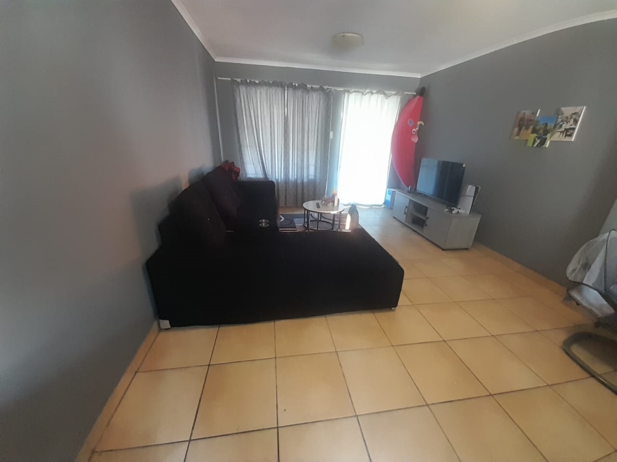 2 Bedroom Property for Sale in Meredale Gauteng
