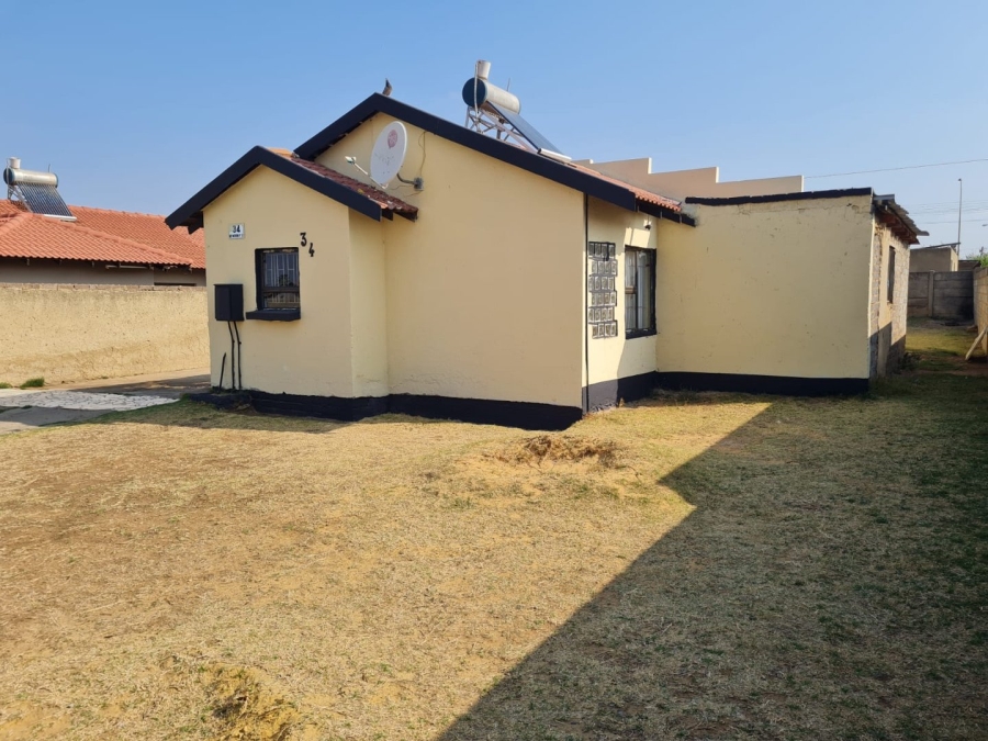 5 Bedroom Property for Sale in Lenasia South Gauteng