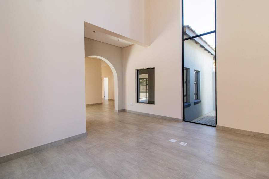  Bedroom Property for Sale in Brackenhurst Gauteng