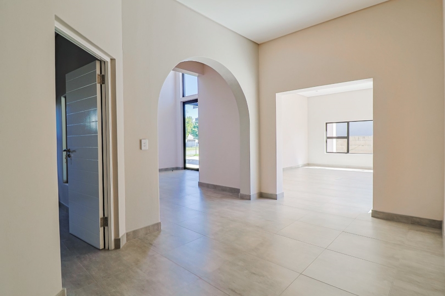  Bedroom Property for Sale in Brackenhurst Gauteng
