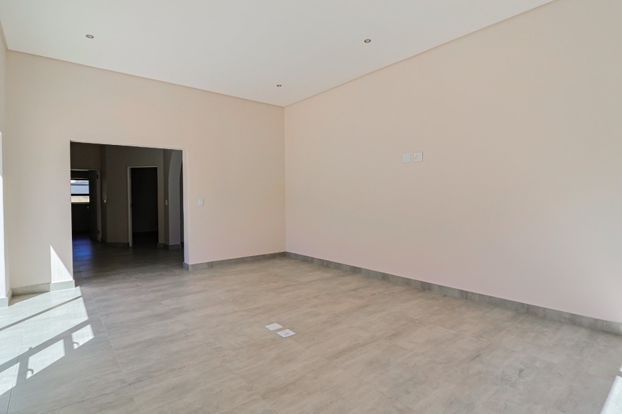  Bedroom Property for Sale in Brackenhurst Gauteng