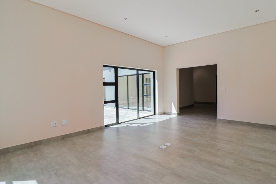  Bedroom Property for Sale in Brackenhurst Gauteng