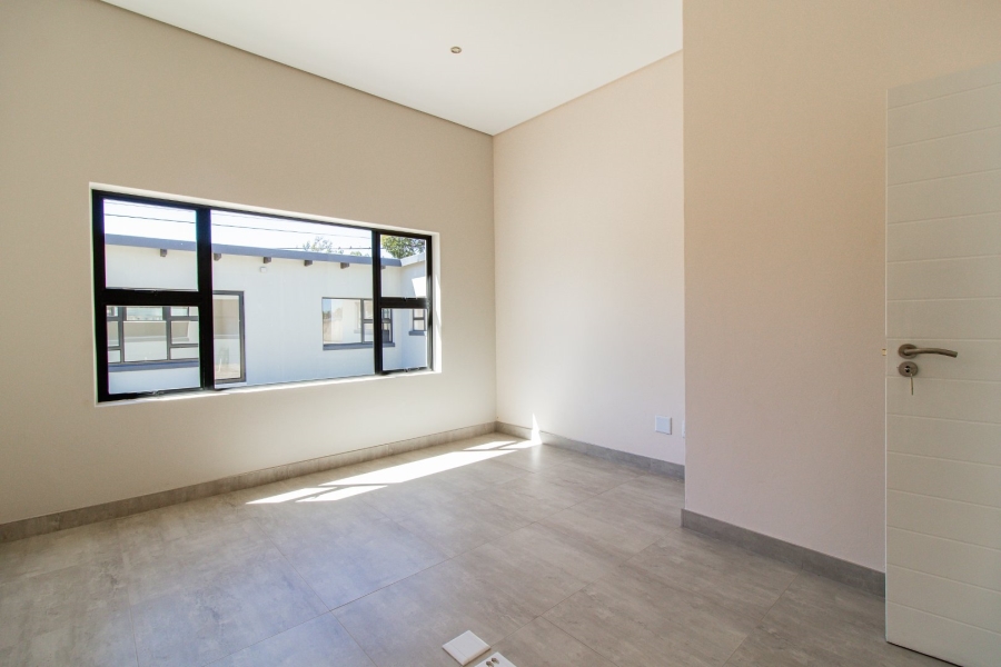  Bedroom Property for Sale in Brackenhurst Gauteng