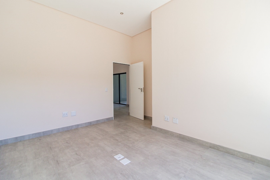  Bedroom Property for Sale in Brackenhurst Gauteng