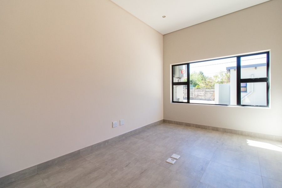  Bedroom Property for Sale in Brackenhurst Gauteng