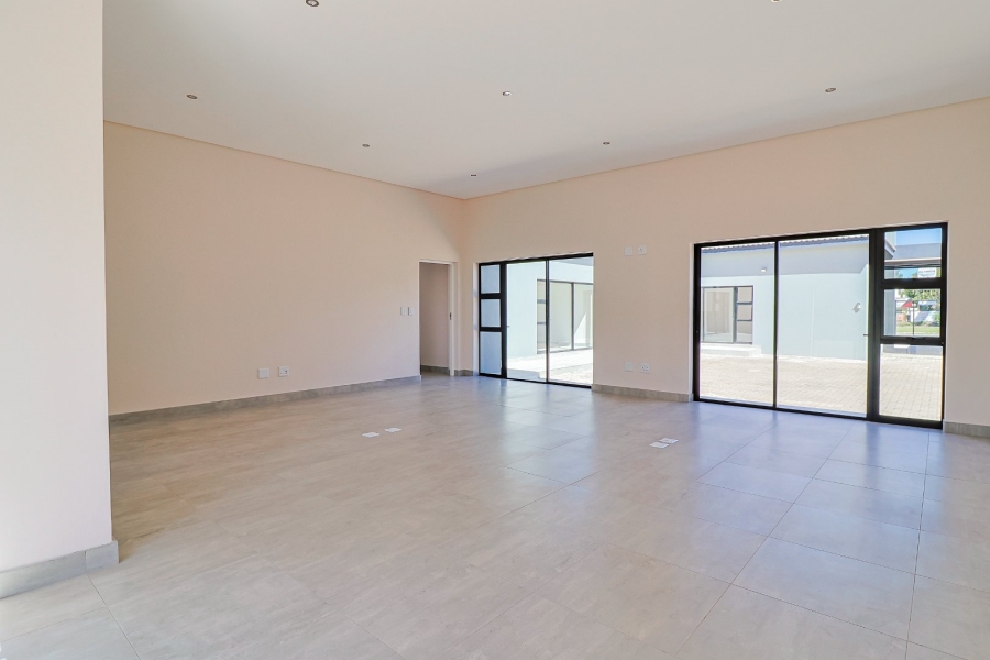  Bedroom Property for Sale in Brackenhurst Gauteng