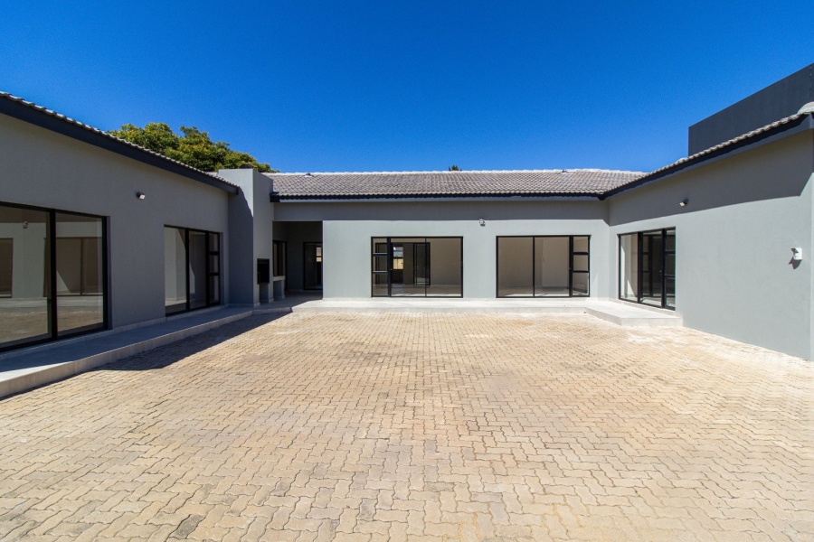  Bedroom Property for Sale in Brackenhurst Gauteng