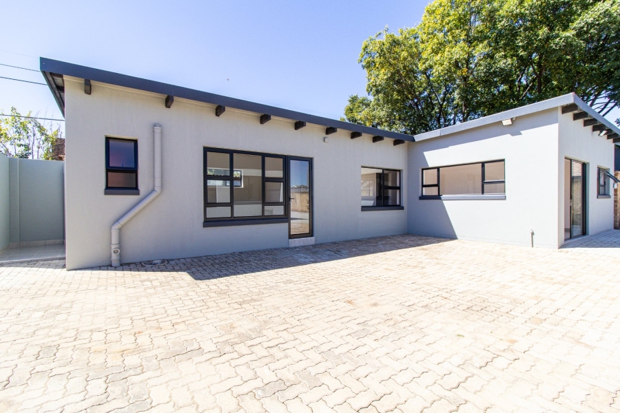  Bedroom Property for Sale in Brackenhurst Gauteng