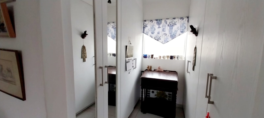To Let 1 Bedroom Property for Rent in Lombardy East Gauteng