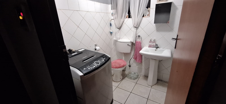 To Let 2 Bedroom Property for Rent in Rietvalleirand Gauteng