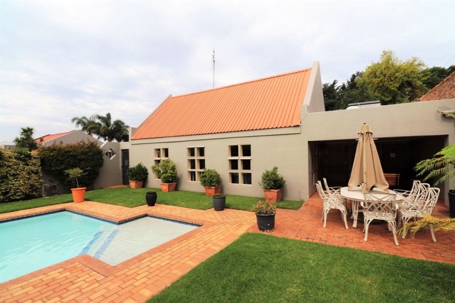 2 Bedroom Property for Sale in Atholl Gauteng