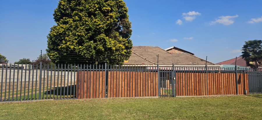 To Let 3 Bedroom Property for Rent in Witfield Gauteng