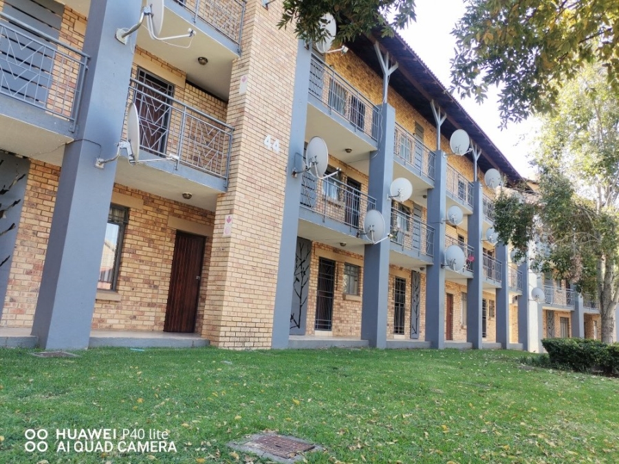 To Let 1 Bedroom Property for Rent in Karenpark Gauteng