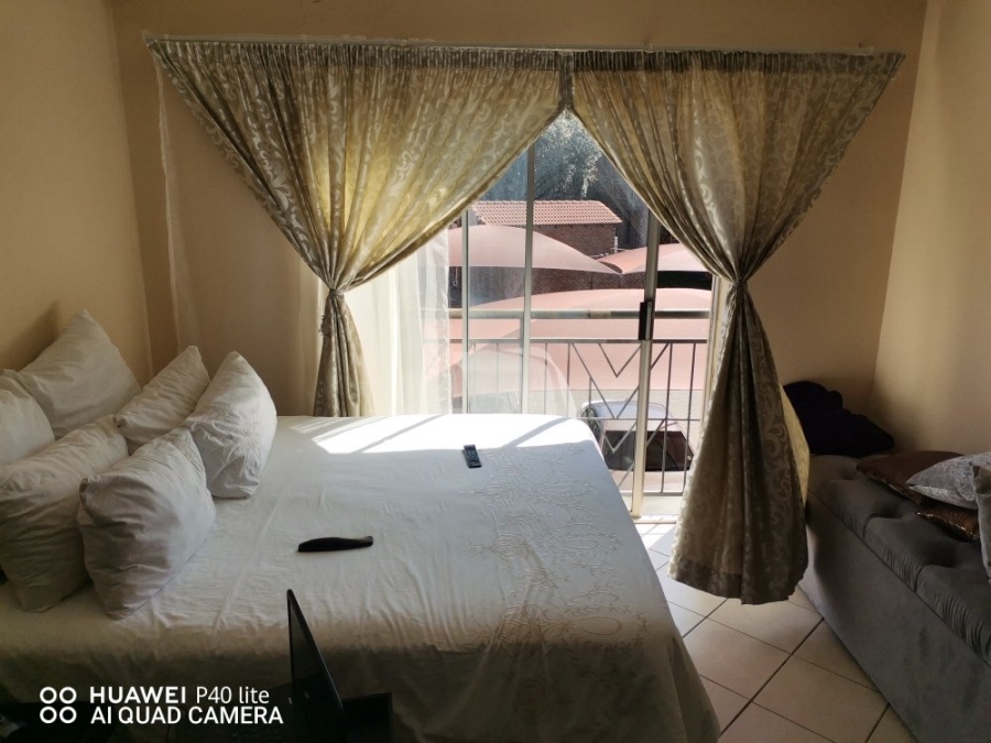 To Let 1 Bedroom Property for Rent in Karenpark Gauteng