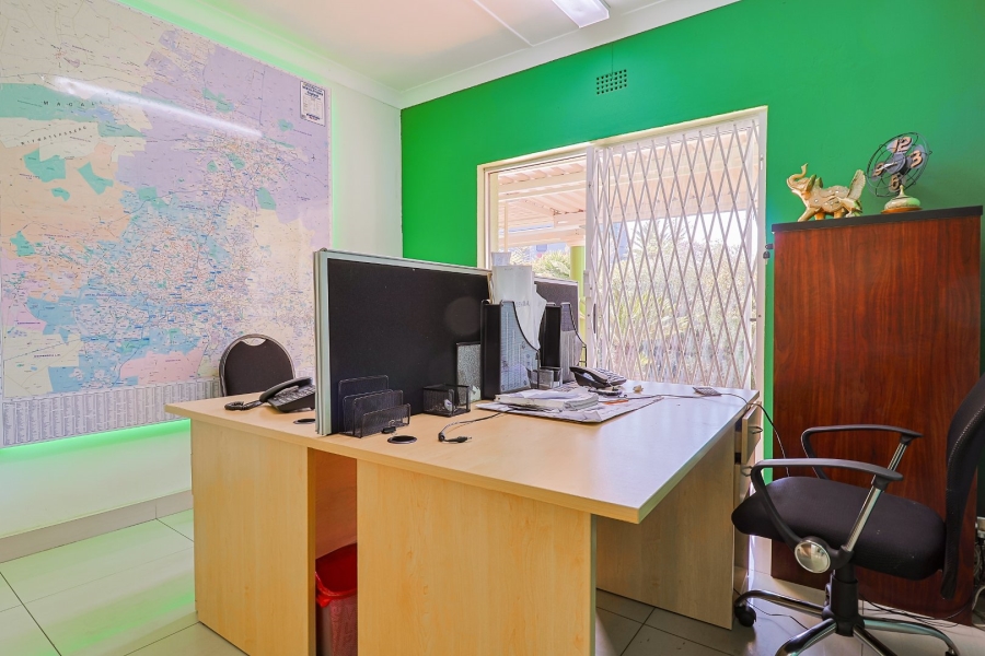  Bedroom Property for Sale in Southdale Gauteng