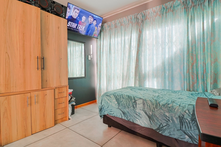  Bedroom Property for Sale in Southdale Gauteng