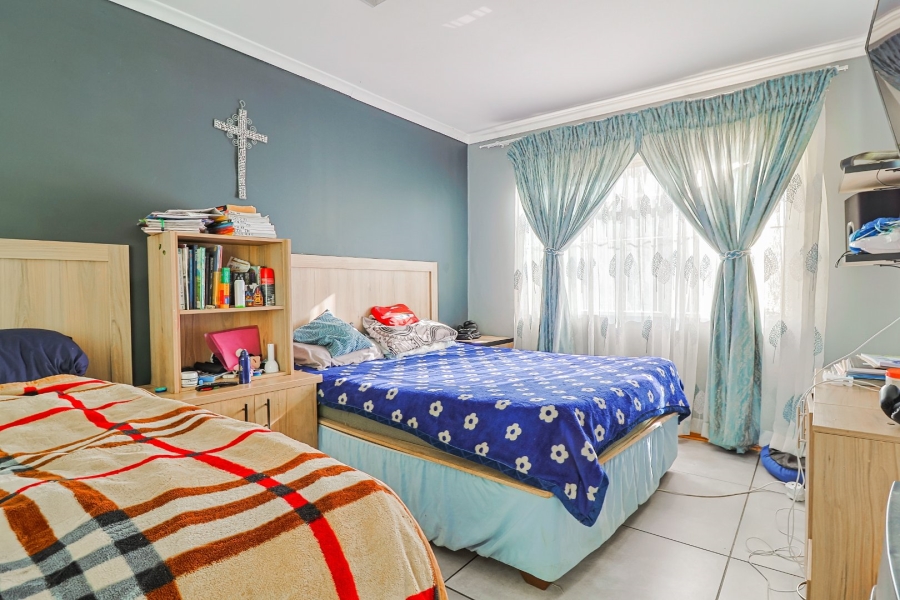  Bedroom Property for Sale in Southdale Gauteng