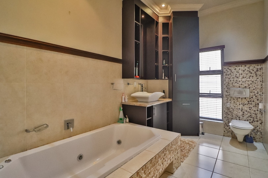 5 Bedroom Property for Sale in Meyersdal Eco Estate Gauteng