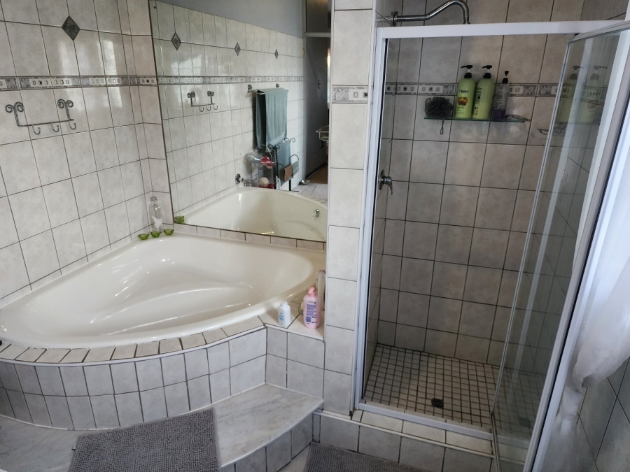 4 Bedroom Property for Sale in Terenure Gauteng