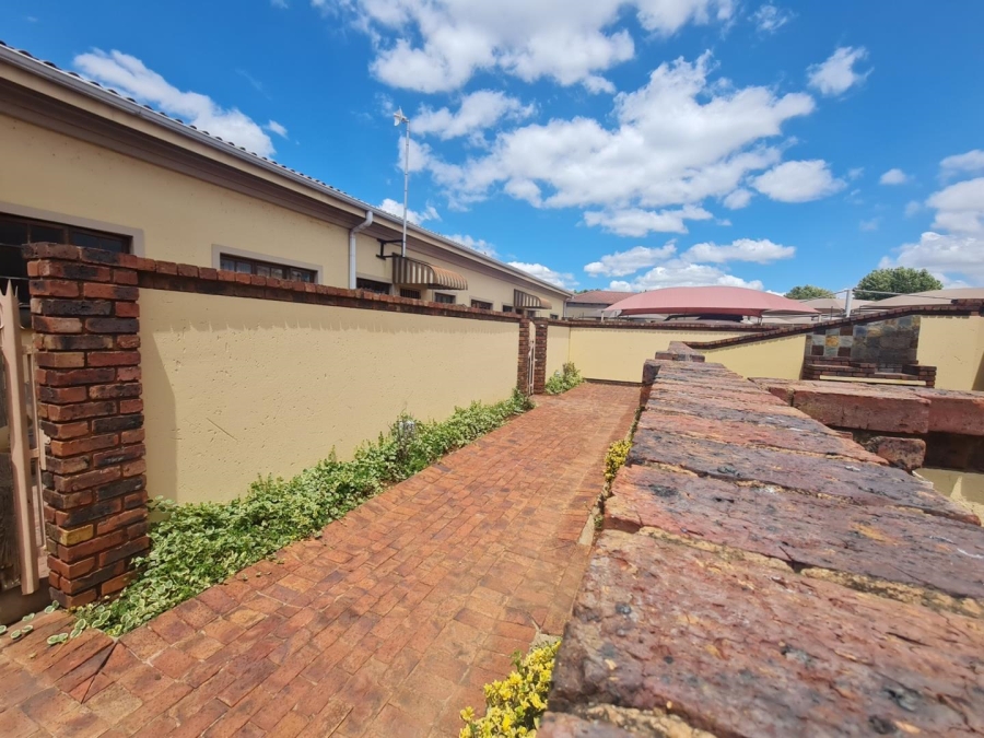 2 Bedroom Property for Sale in Comet Gauteng
