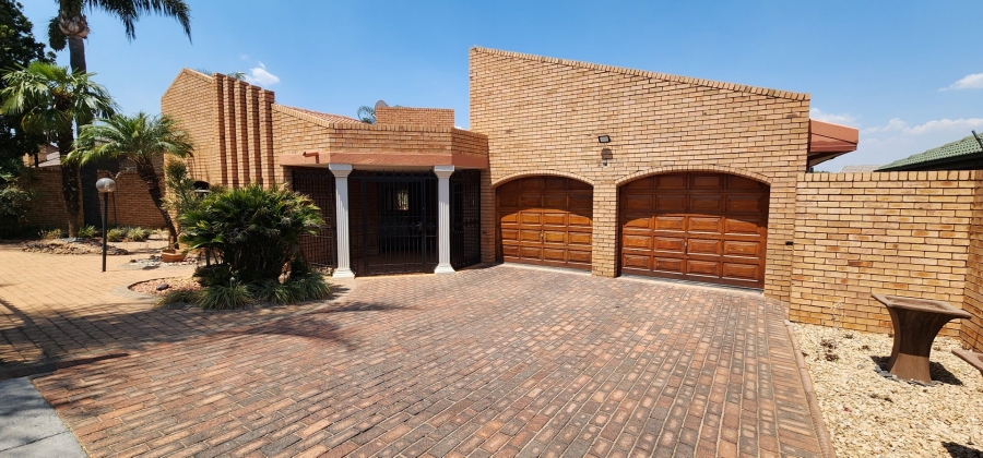 3 Bedroom Property for Sale in Laudium Gauteng