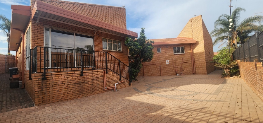 3 Bedroom Property for Sale in Laudium Gauteng