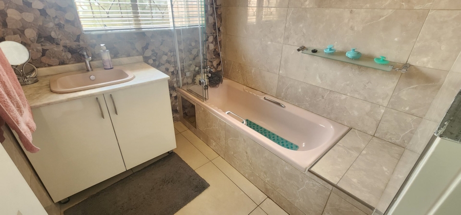 3 Bedroom Property for Sale in Laudium Gauteng