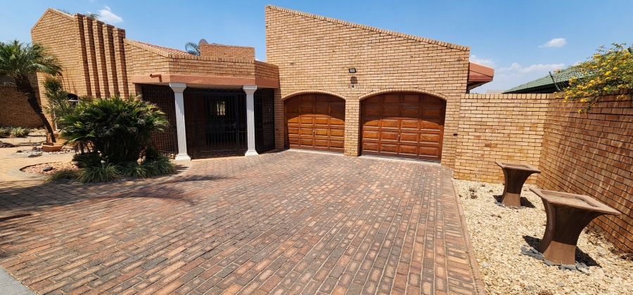 3 Bedroom Property for Sale in Laudium Gauteng