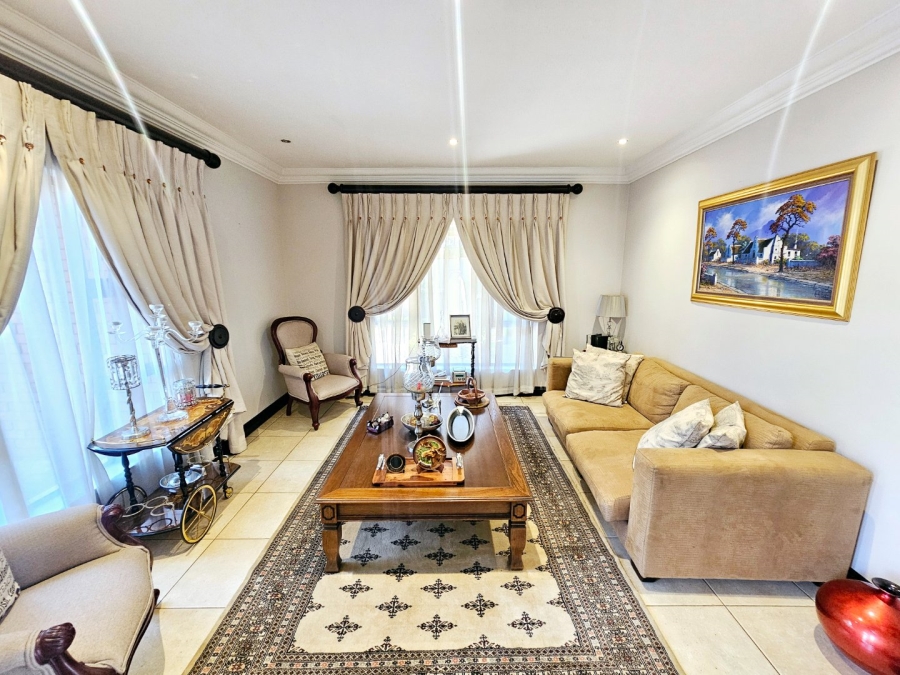 To Let 6 Bedroom Property for Rent in Midstream Estate Gauteng