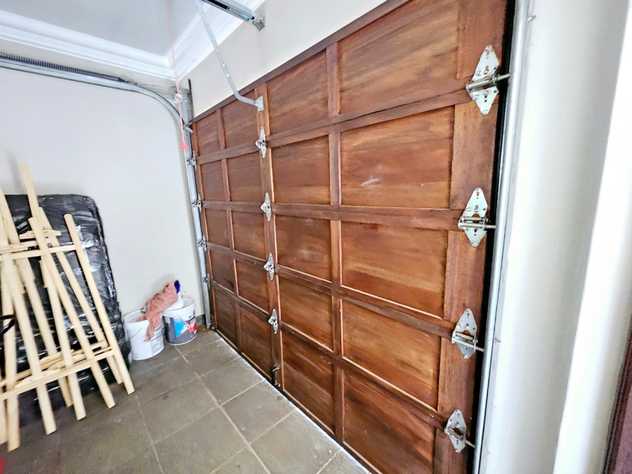 To Let 6 Bedroom Property for Rent in Midstream Estate Gauteng