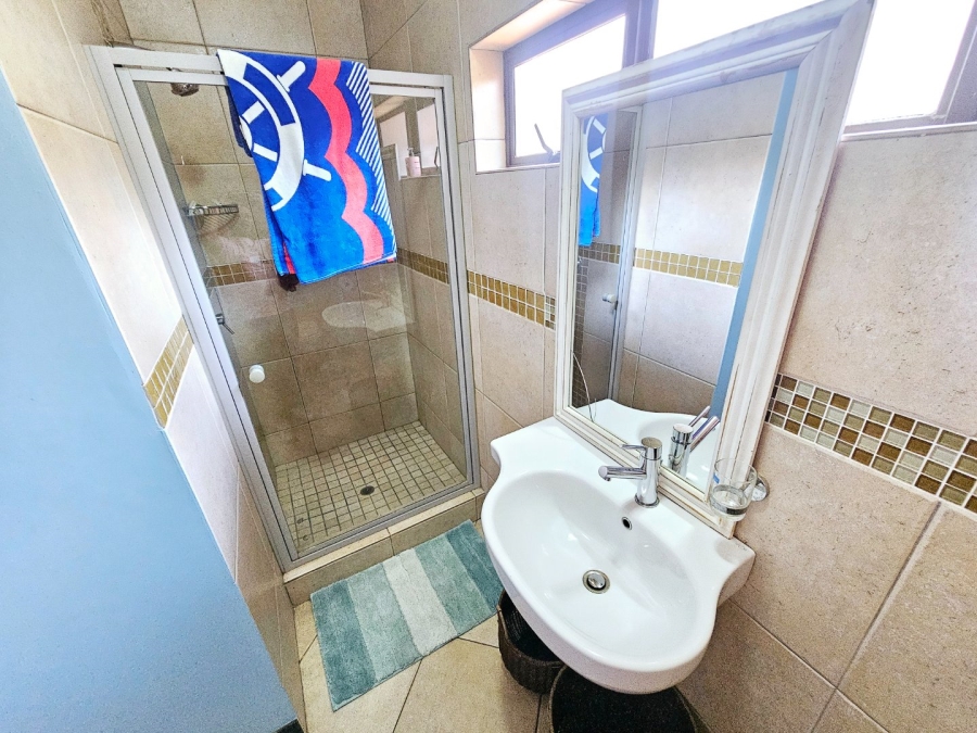 To Let 6 Bedroom Property for Rent in Midstream Estate Gauteng