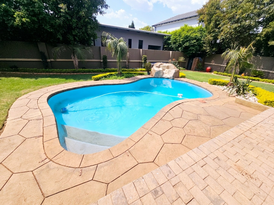 To Let 6 Bedroom Property for Rent in Midstream Estate Gauteng