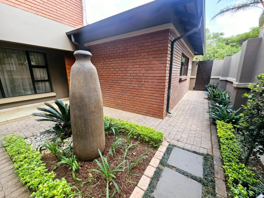 To Let 6 Bedroom Property for Rent in Midstream Estate Gauteng