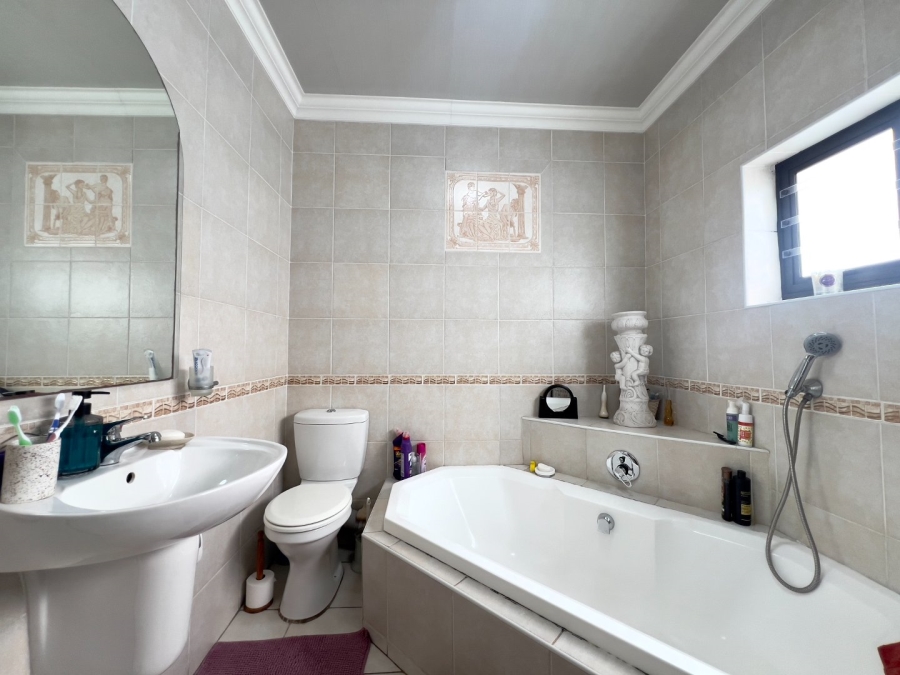 3 Bedroom Property for Sale in Edleen Gauteng