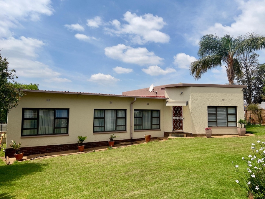 3 Bedroom Property for Sale in Edleen Gauteng