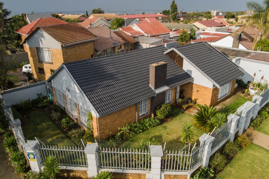 4 Bedroom Property for Sale in Towerby Gauteng