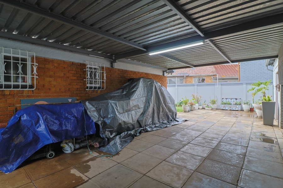 4 Bedroom Property for Sale in Towerby Gauteng