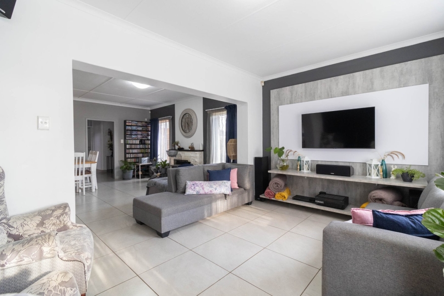 4 Bedroom Property for Sale in Towerby Gauteng