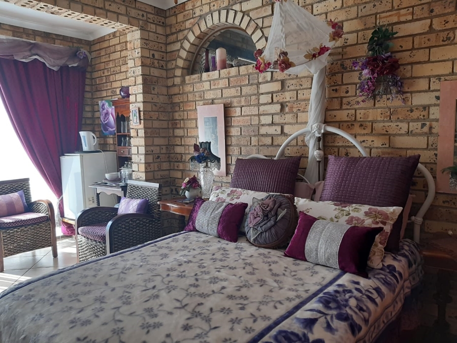 6 Bedroom Property for Sale in Montana Park Gauteng