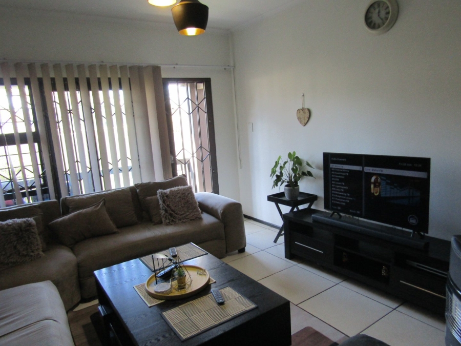 To Let 3 Bedroom Property for Rent in Oakdene Gauteng