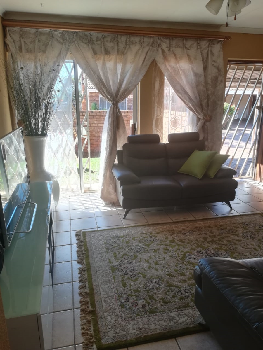 2 Bedroom Property for Sale in Birch Acres Gauteng