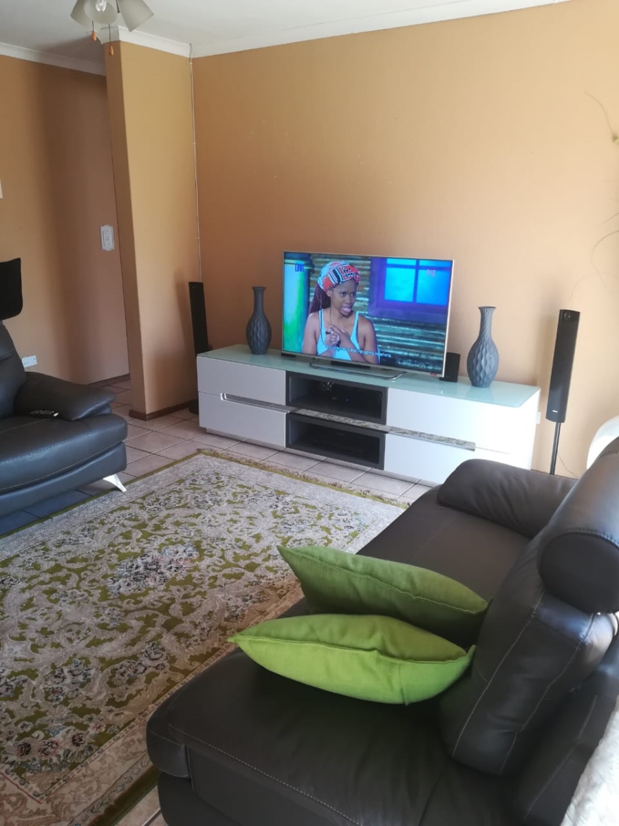 2 Bedroom Property for Sale in Birch Acres Gauteng