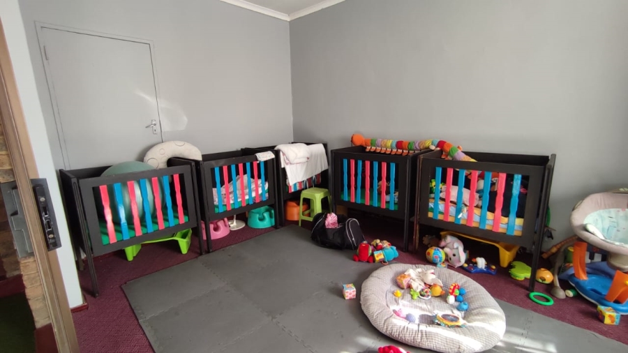  Bedroom Property for Sale in The Reeds Gauteng