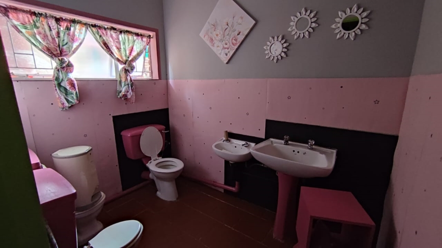  Bedroom Property for Sale in The Reeds Gauteng