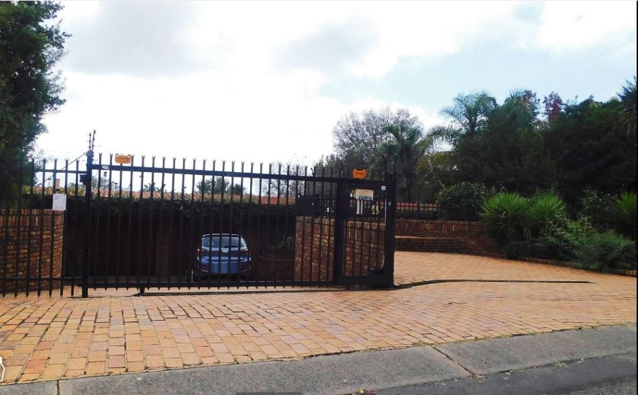 5 Bedroom Property for Sale in Eldoraigne Gauteng
