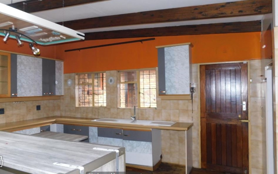 5 Bedroom Property for Sale in Eldoraigne Gauteng