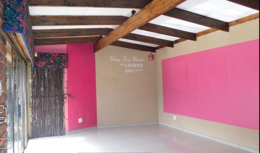 5 Bedroom Property for Sale in Eldoraigne Gauteng