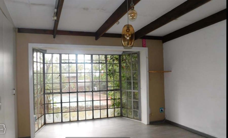 5 Bedroom Property for Sale in Eldoraigne Gauteng